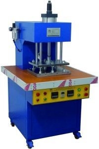 Máquina automática de embelezar roupas em TPU para vestuário