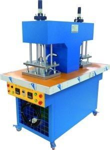 Bom preço. Máquina digital automática de embelezamento de vestuário hidráulica de alta frequência on-line