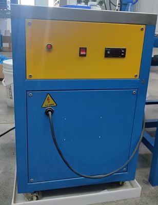 Máquina de etiquetas de silicone inovadora com congelador de molde para produção rápida e consistente de etiquetas de vestuário