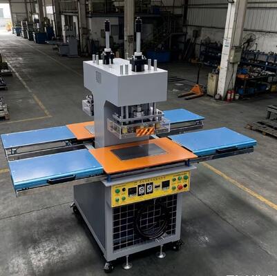 Bom preço. KY-0201 Máquina de embelezamento de cabeça dupla com embelezamento 3D de duas estações e faixa de temperatura de 0°C a 300°C para sistema de trabalho duplo combinado de vários processos on-line